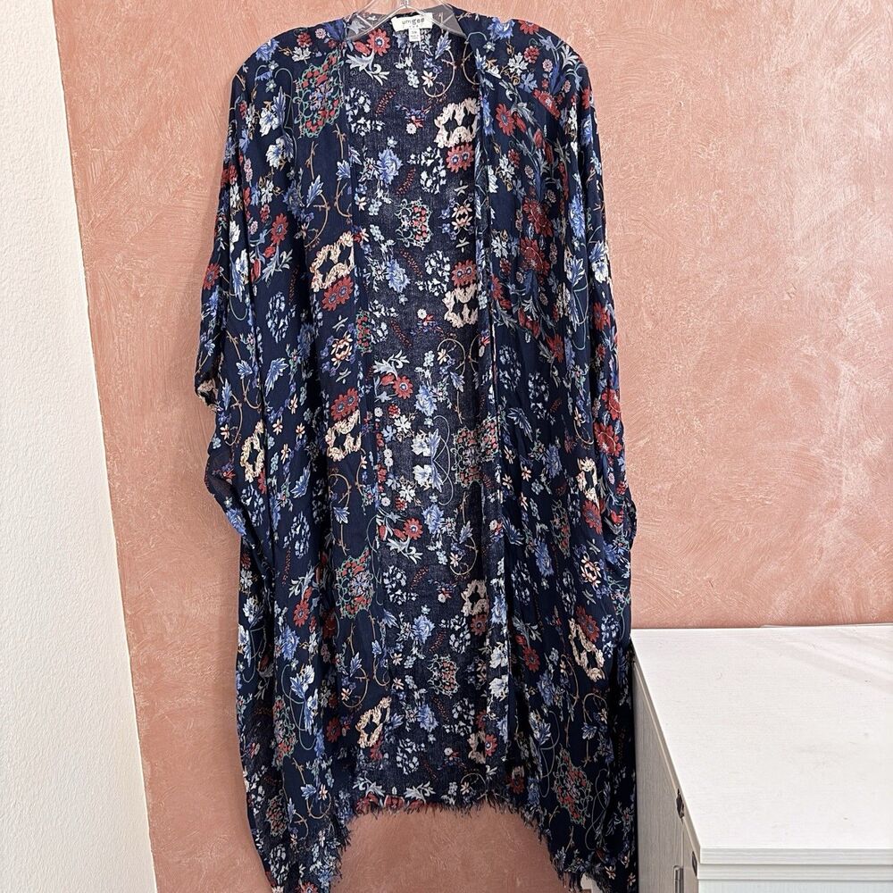 Umgee Women’s kimono small/medium Navy Floral